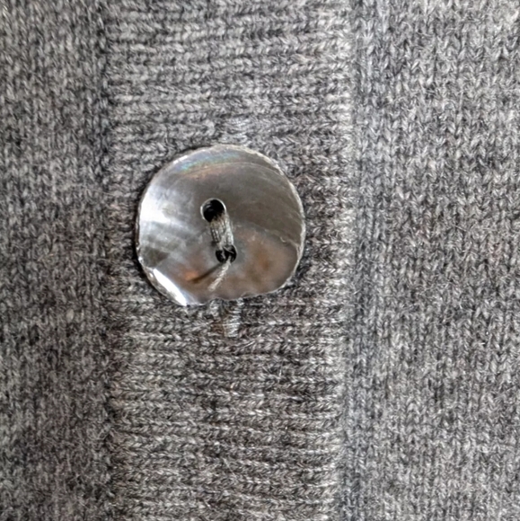 Vince 100% Cashmere short sleeve cardigan - Picture 4 of 11